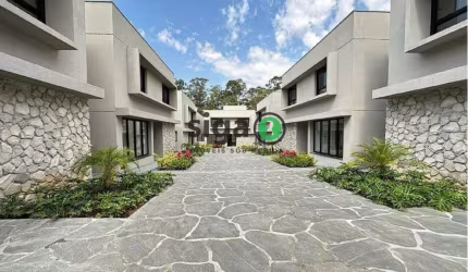 Casa de condomínio a venda na Granja Julieta com 4 quartos