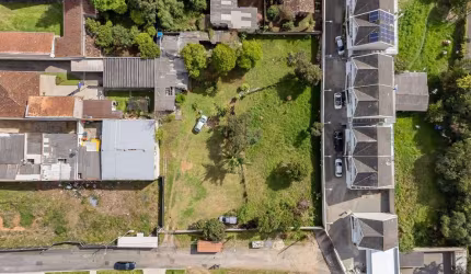 Terreno à venda na Rua Izidoro Langa, 13, Orleans, Curitiba por R$ 2.100.000