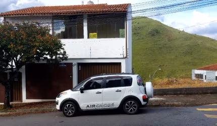 Casa Jardim Centenario