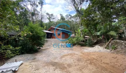 Chácara em Meio a Natureza com Cachoeira e Terreno de 4.000m² à venda em Canelinha/SC