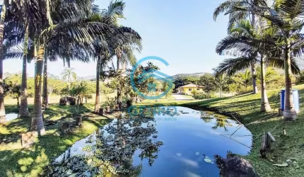 Chácara em Meio a Natureza com Lagoa, Piscina e Terreno de 4.500m² à venda em Biguaçu/SC