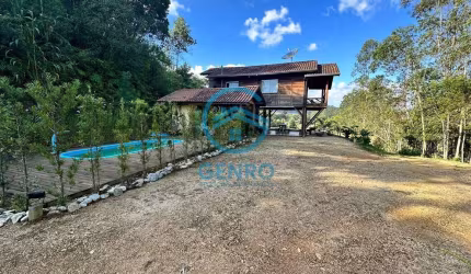 Chácara em Meio a Natureza com Piscina e Terreno de 3.000m² à venda em Canelinha/SC