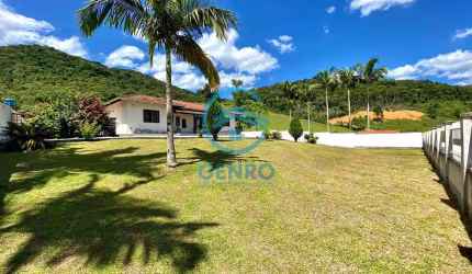 Casa de Campo com Piscina e Terreno de 4.500m² com Escritura Pública à venda em São João Batista/SC