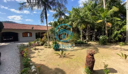 Sítio com Riacho, Cachoeira e Terreno de 10.000m² ( 01 HECTARE ) à venda em Tijucas/SC