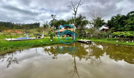Chácara em Meio a Natureza com Lagoa, Piscina e Terreno de 5.500m² à venda em Canelinha/SC
