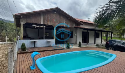 Chácara em Meio a Natureza com Piscina e Terreno de 7.100m² à venda em São João Batista/SC