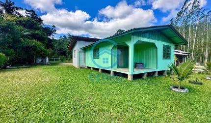 Chácara em Meio a Natureza com Riacho e Terreno de 1.500m² à venda em Tijucas/SC