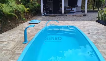 Chácara em Meio a Natureza com Piscina e Terreno de 1.700m² à venda em Tijucas/SC