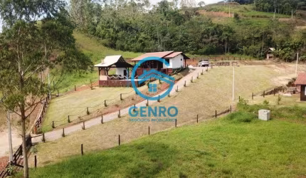 Chácara em Meio a Natureza com Piscina e Terreno de 3.300m² à venda em Canelinha/SC