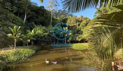 Chácara em Meio a Natureza com Lagoa, Piscina e Terreno de 4.200m² à venda em Canelinha/SC