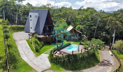 Chácara em Meio a Natureza com Lindo Chalé, Piscina e Terreno de 2.500m² à venda em Canelinha/SC