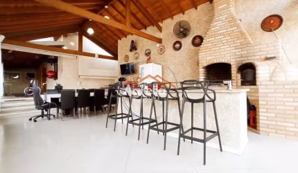 CASA À VENDA NO PARQUE DA IMPRENSA, MOGI MIRIM. 2 DORMITÓRIOS, SUÍTE, PISCINA.