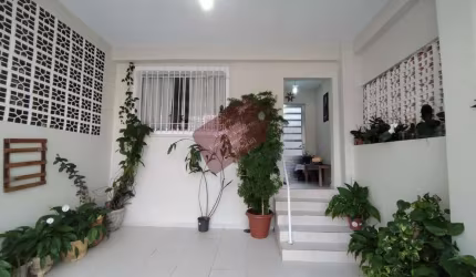 Casa para Venda em São Paulo, Jardim Cristal, 3 dormitórios, 1 suíte, 2 banheiros, 2 vagas