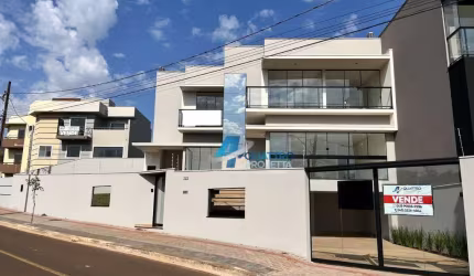 Sobrado à venda com 3 quartos no Jardim Universitário, Vista para o Lago, 202 m² - Londrina