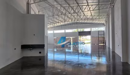 Barracão para alugar com 434 m² - Prox. Av. Tiradentes, Londrina