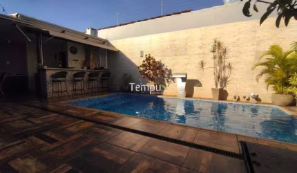 ALUGUEL, Casa Térrea, 4 quartos, piscina e churrasqueira,  em Setor Bueno, Goiânia/GO