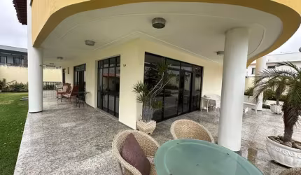 Mansão Exclusiva no Bairro Luciano Cavalcante – Natureza e Conforto em um Só Lugar!