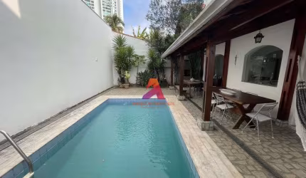 Casa à Venda no Jardim das Colinas | Parte Alta - Abaixo do Mercado.