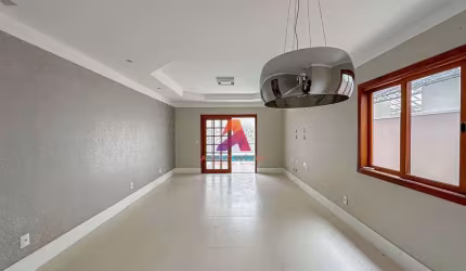 Casa com 4 quartos, 240 m², à venda por R$ 2.400.000- Urbanova - SJ Campos/SP