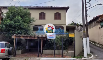 Sobrado com 4 dormitórios e 4 vagas na Vila Santa Catarina!