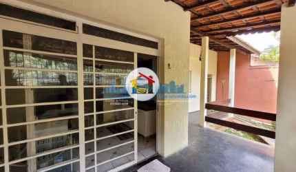 Sobrado espaçoso com 4 dormitórios, ampla sacada e 2 vagas na garagem na Vila Do Castelo!