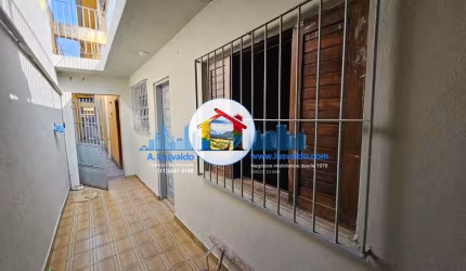 Casa térrea com 1 dormitório, sala, cozinha e banheiro no centro da Vila Missionária