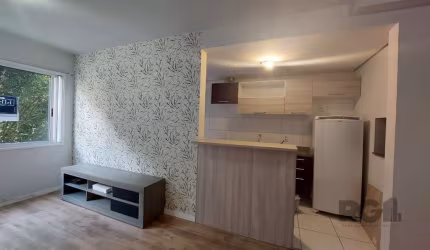 Apartamento com 2 quartos, semimobiliado à venda