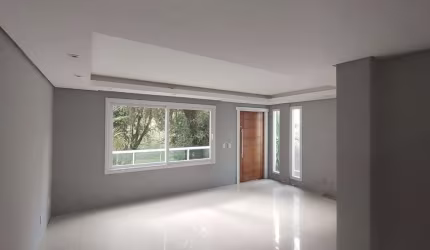 Casa 3 dorm. 1 Suíte + 3 vagas 223m² Cavalhada - Porto Alegre