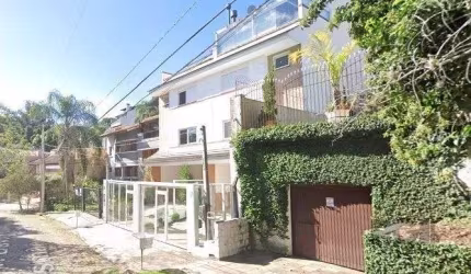 Casa em Condomínio em Jardim Isabel