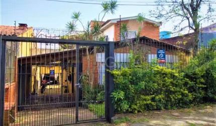 Casa para Venda - 287m², 3 dormitórios, sendo 2 suites, 4 vagas - Nonoai