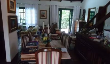 Casa para Venda - 252m², 3 dormitórios, 2 vagas - Ipanema