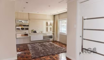 Casa de 197m² - 5 dormitórios, 3 vagas no bairro Rubem Berta