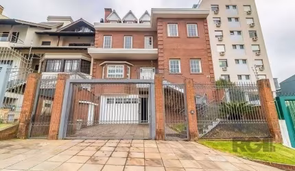 Excelente casa de 727m² com 4 suítes e 6 vagas.