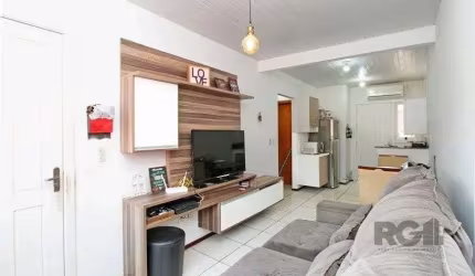 Excelente casa de 45m² com 1 dormitório e 1 vaga no bairro Hípica.