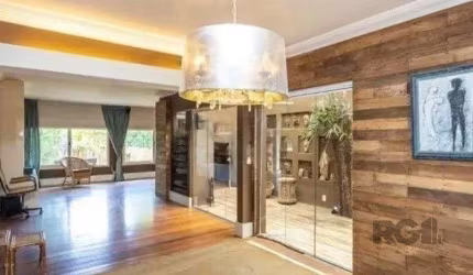 Excelente casa de 220m² com 3 dormitórios no bairro Tristeza.