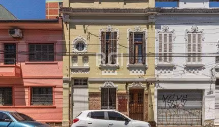 Casa para Venda - 490m², 3 dormitórios, sendo 1 suites, Floresta