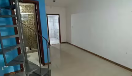 Sobrado de 2 dormitórios localizado no bairro restinga