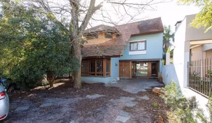Casa para Venda - 279m², 3 dormitórios, sendo 1 suites, 2 vagas - Tristeza