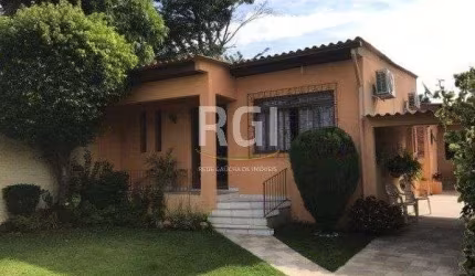Casa para Venda - 150m², 3 dormitórios, 2 vagas - Vila Nova