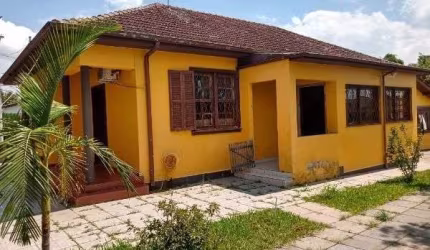 Casa para Venda - 100m², 2 dormitórios, 8 vagas - Guarujá