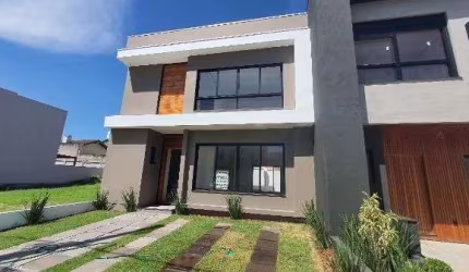 Casa Condominio em Porto Alegre, no bairro Ipanema, com 3 dormitório(s), e 3 banheiros, à venda.