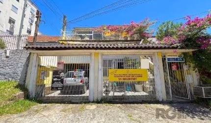Casa em Porto Alegre, no bairro Jardim Itu, com 2 dormitório(s), e 2 banheiros, à venda.