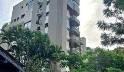 Apartamento em Porto Alegre, no bairro Auxiliadora, com 4 dormitório(s), e 4 banheiros, à venda.