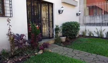 Casa para Venda - 564.87m², 4 dormitórios, sendo 2 suites, 2 vagas - Vila Assunção