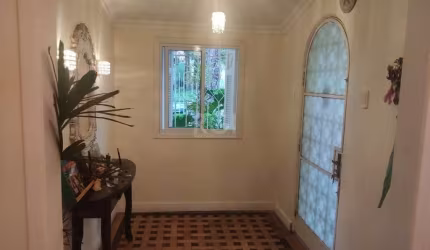 Casa para Venda - 205m², 3 dormitórios, sendo 1 suites, 2 vagas - Santo Antonio