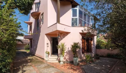 Casa para Venda - 253.35m², 3 dormitórios, sendo 1 suites, 4 vagas - Serraria