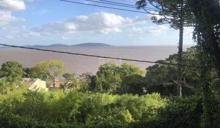 Terreno com área de 747m²