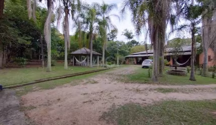 Sitio à venda no Lami, com 2 casas térreas, com 4 quartos cada uma