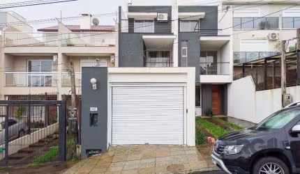 casa possui 3 suítes, 2 com closet
