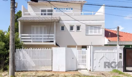 Sobrado novo, 4 quartos (1 suite), 440m² privativos - Bairro Guarujá